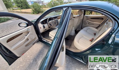Jaguar X-Type 2 litri V6 24V cat Executive (18)
