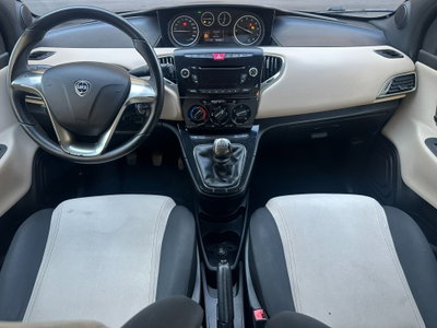 Lancia Ypsilon 1.2 69 CV 5 porte Platinum (12)