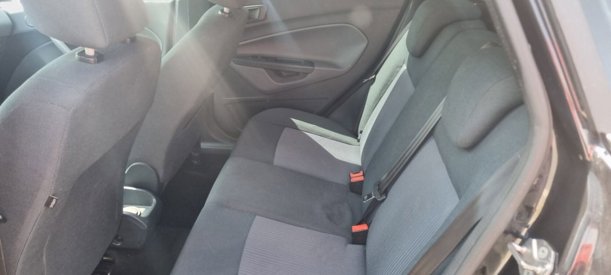 Ford Fiesta 1.4 TDCi 5p. Ambiente (4)