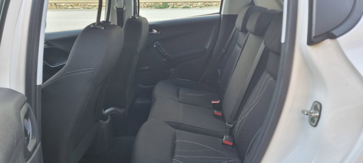 Peugeot 208 VTi 95 CV 5p. Allure (3)