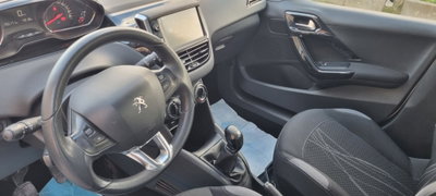 Peugeot 208 VTi 95 CV 5p. Allure (4)