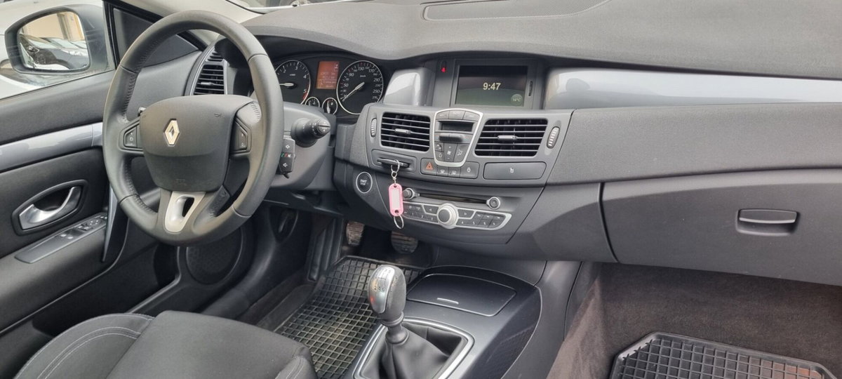 Renault Laguna Coupé 2.0 dCi 150CV Wave Edition (3)
