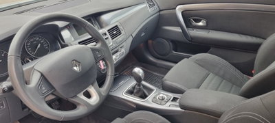 Renault Laguna Coupé 2.0 dCi 150CV Wave Edition (7)