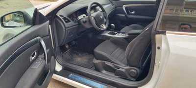 Renault Laguna Coupé 2.0 dCi 150CV Wave Edition (8)