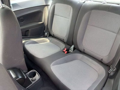 Volkswagen Maggiolino 1.6 TDI Design (10)