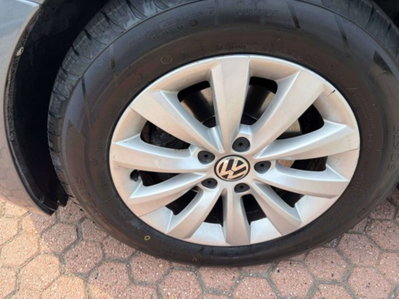 Volkswagen Maggiolino 1.6 TDI Design (12)