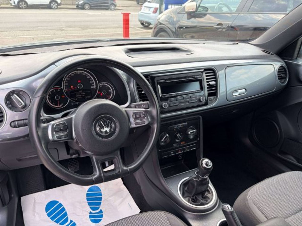 Volkswagen Maggiolino 1.6 TDI Design (6)