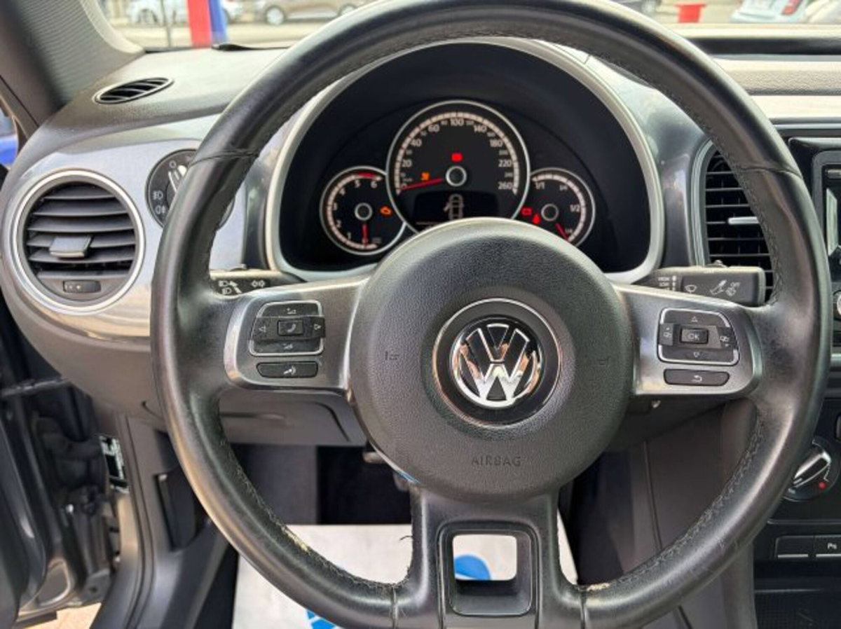 Volkswagen Maggiolino 1.6 TDI Design (8)