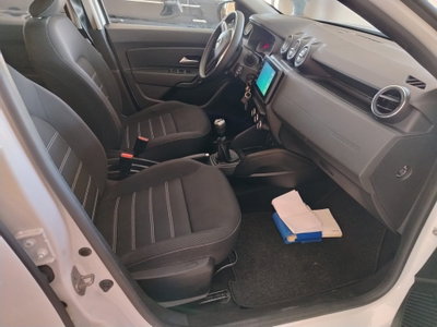 Dacia Duster 1.0 TCe 100 CV ECO-G 4x2 Prestige (13)