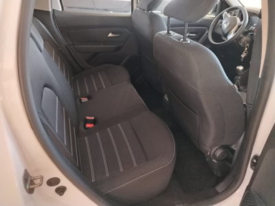 Dacia Duster 1.0 TCe 100 CV ECO-G 4x2 Prestige (8)