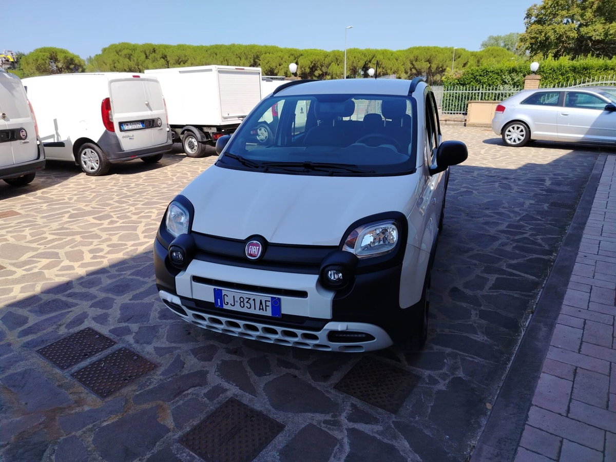 Fiat Panda 1.0 FireFly S&S Hybrid City Cross (10)