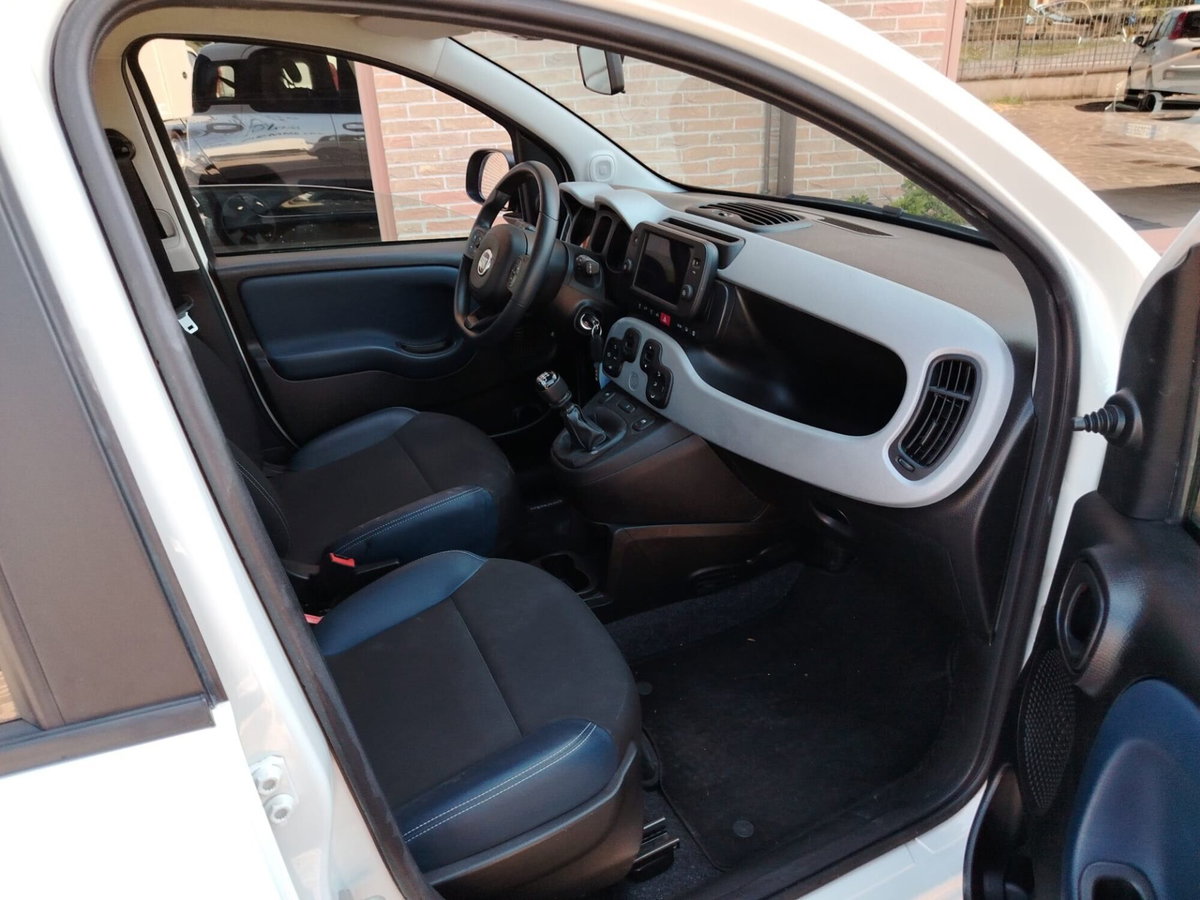 Fiat Panda 1.0 FireFly S&S Hybrid City Cross (4)