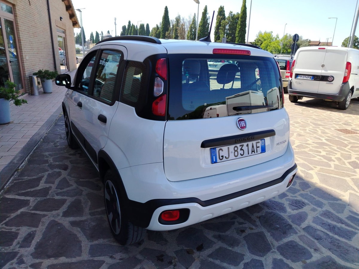Fiat Panda 1.0 FireFly S&S Hybrid City Cross (5)