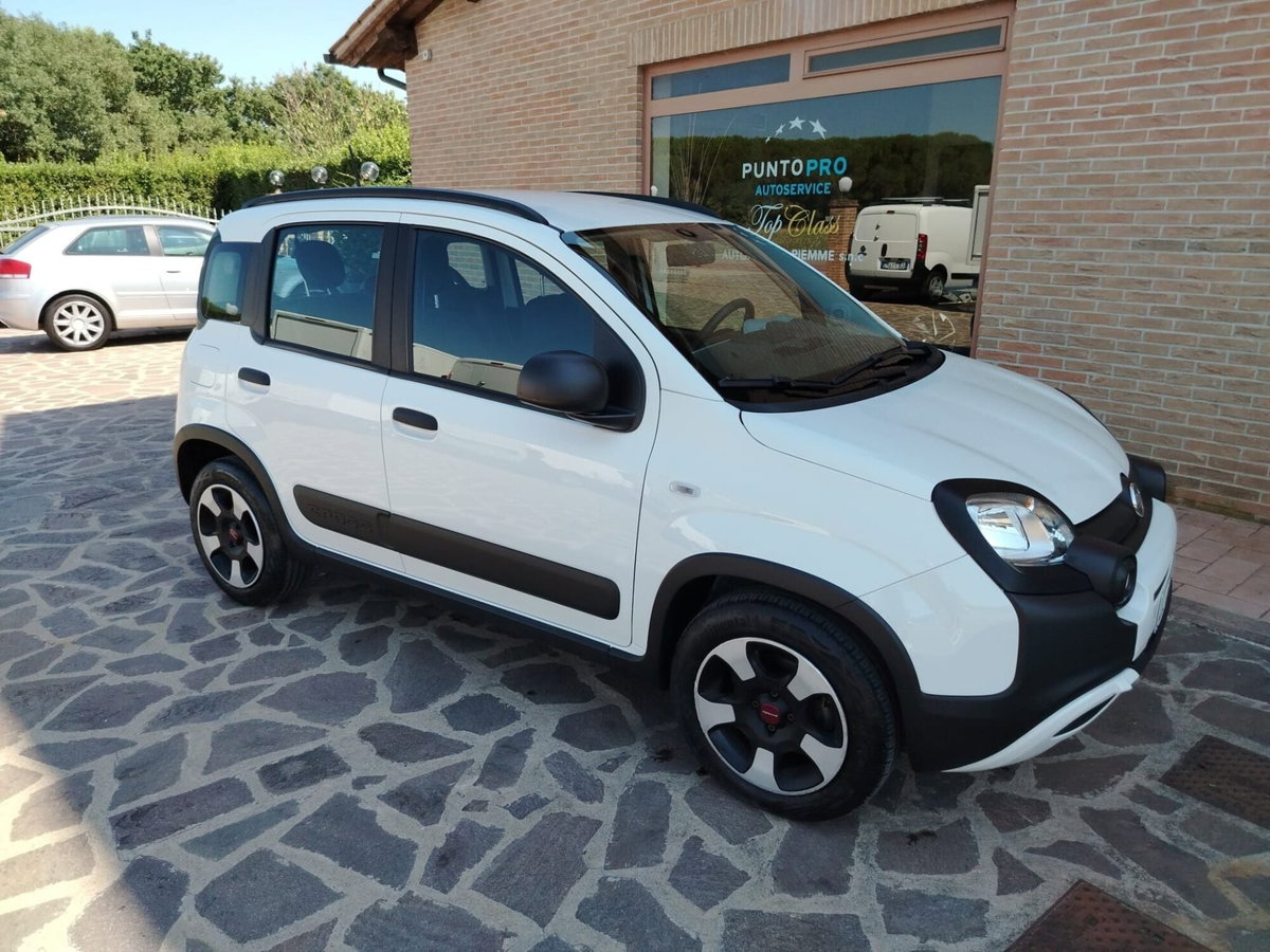 Fiat Panda 1.0 FireFly S&S Hybrid City Cross (8)
