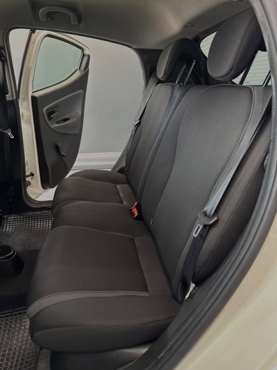 Lancia Ypsilon 1.2 69 CV 5 porte Gold (16)