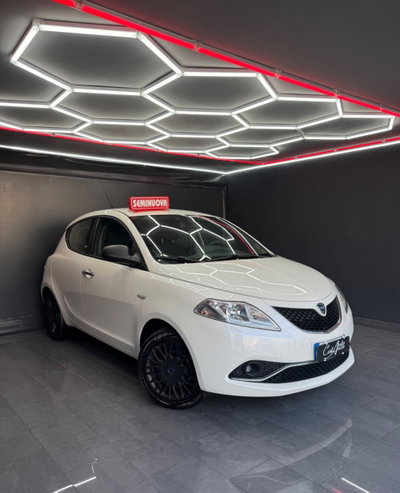 Lancia Ypsilon 1.2 69 CV 5 porte Gold (2)