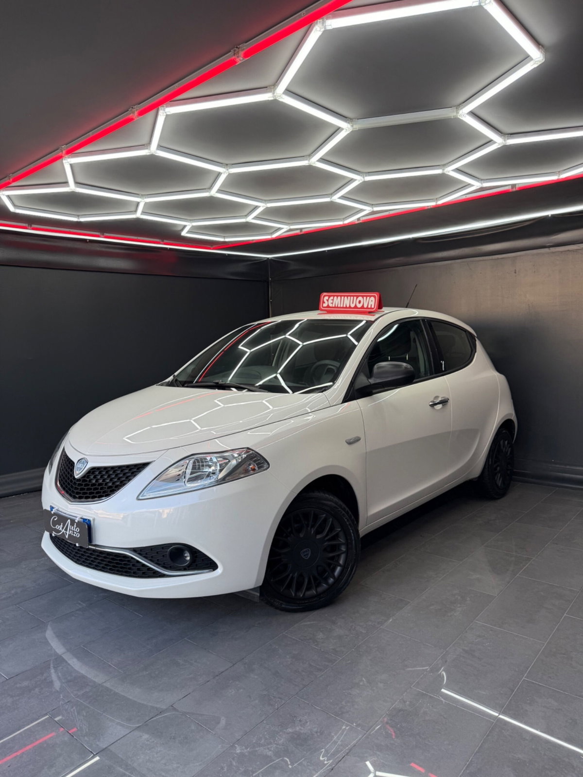 Lancia Ypsilon 1.2 69 CV 5 porte Gold (4)