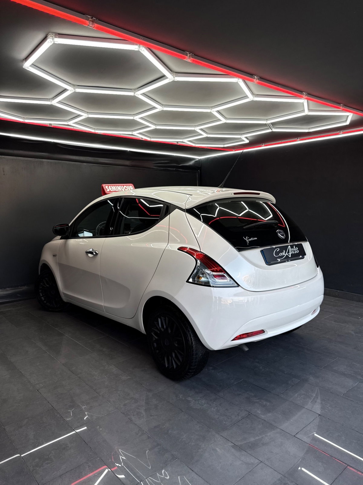 Lancia Ypsilon 1.2 69 CV 5 porte Gold (5)
