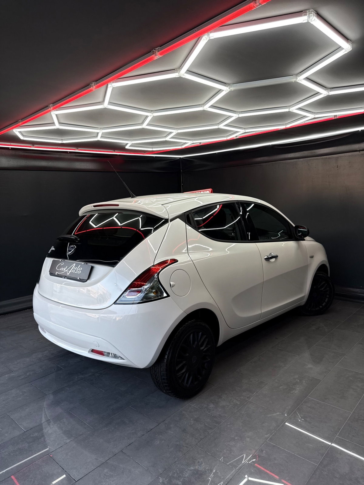 Lancia Ypsilon 1.2 69 CV 5 porte Gold (7)