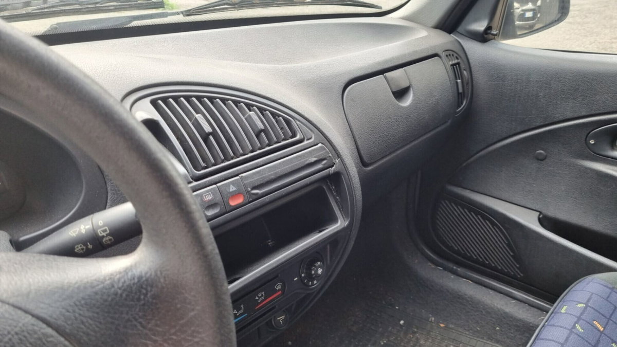 Citroen Saxo 1.1i cat 3 porte A (7)