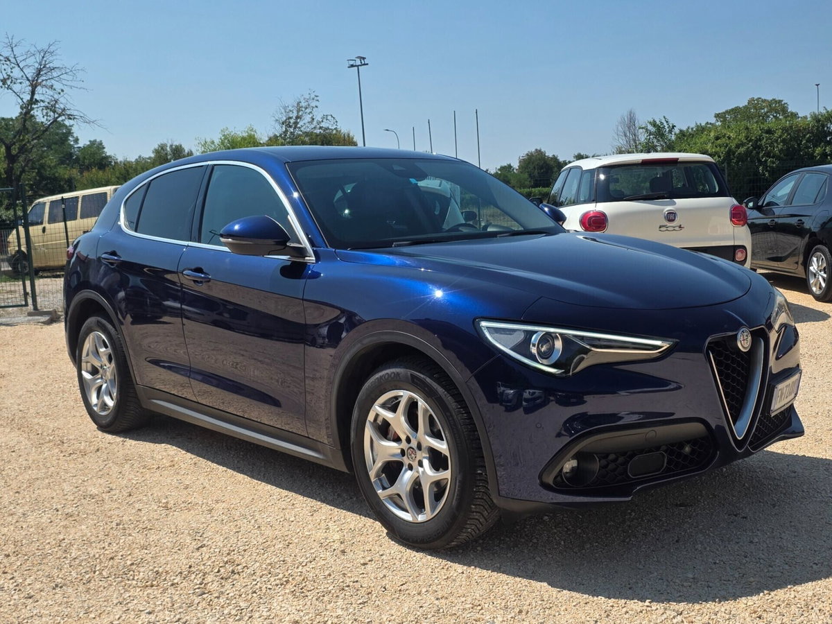 Alfa Romeo Stelvio Stelvio 2.2 Turbodiesel 180 CV AT8 RWD Executive (2)