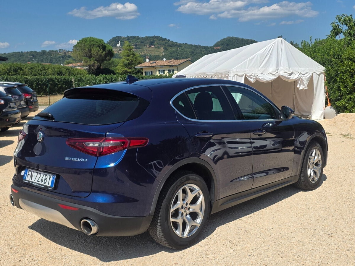 Alfa Romeo Stelvio Stelvio 2.2 Turbodiesel 180 CV AT8 RWD Executive (4)
