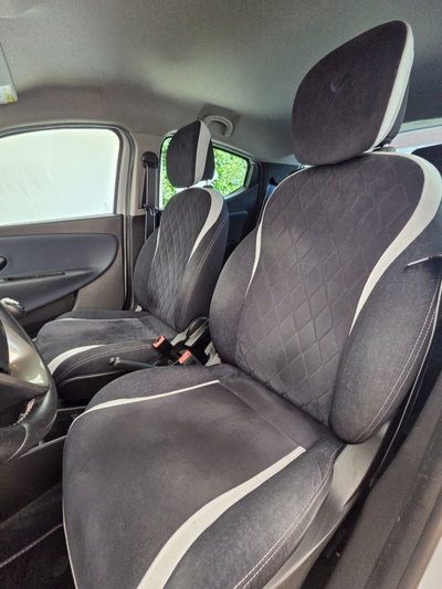 Lancia Ypsilon 1.2 69 CV 5 porte Mya (10)