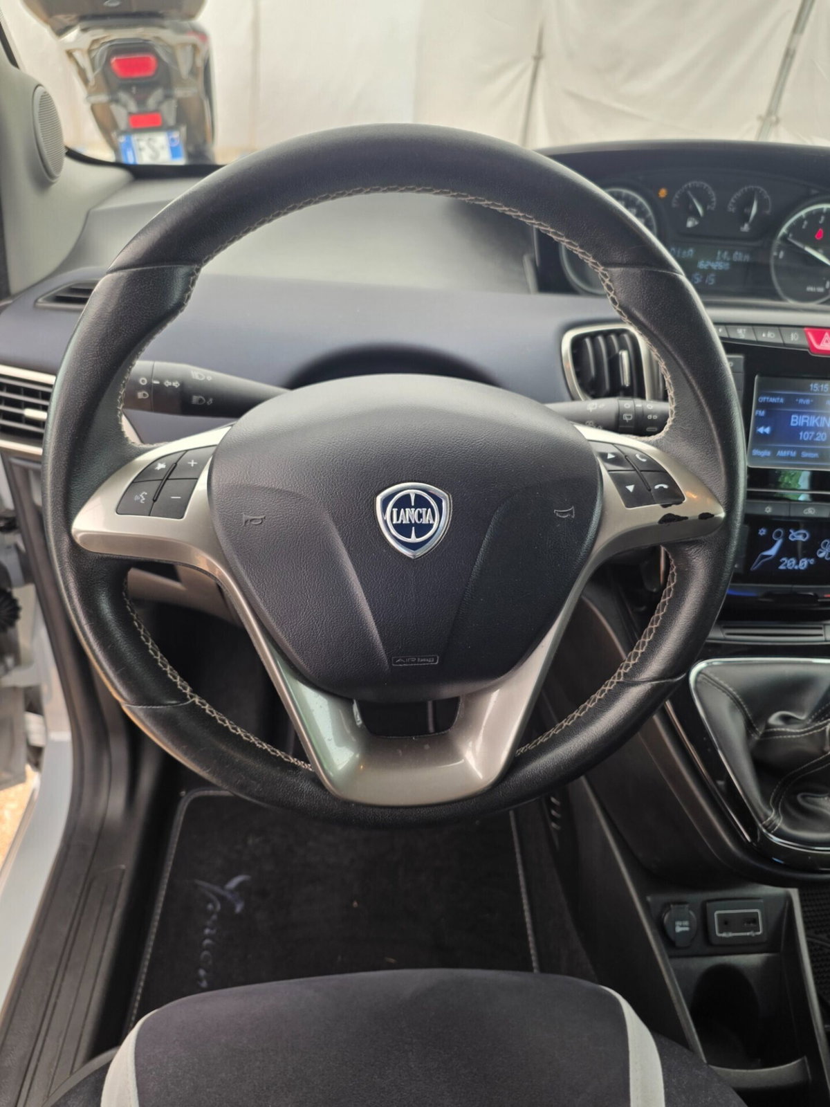 Lancia Ypsilon 1.2 69 CV 5 porte Mya (17)