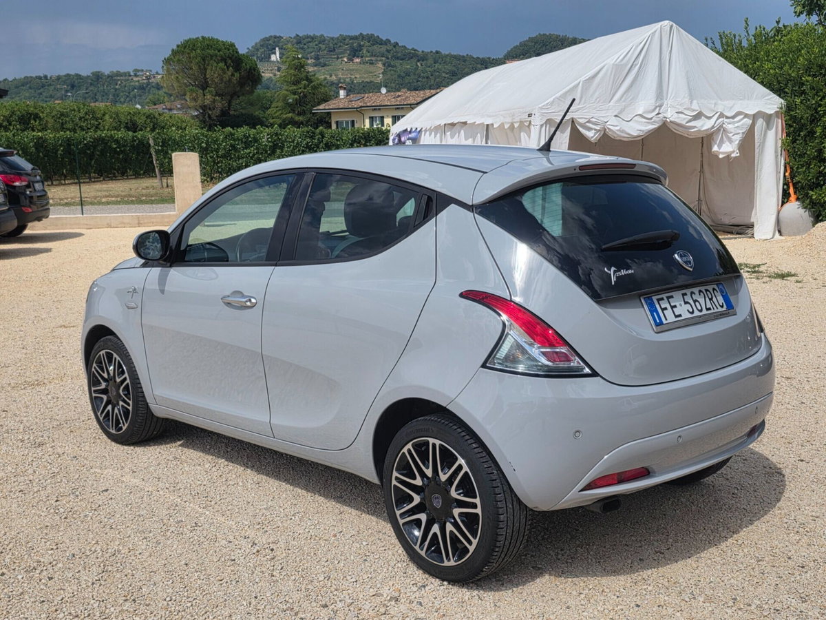 Lancia Ypsilon 1.2 69 CV 5 porte Mya (4)
