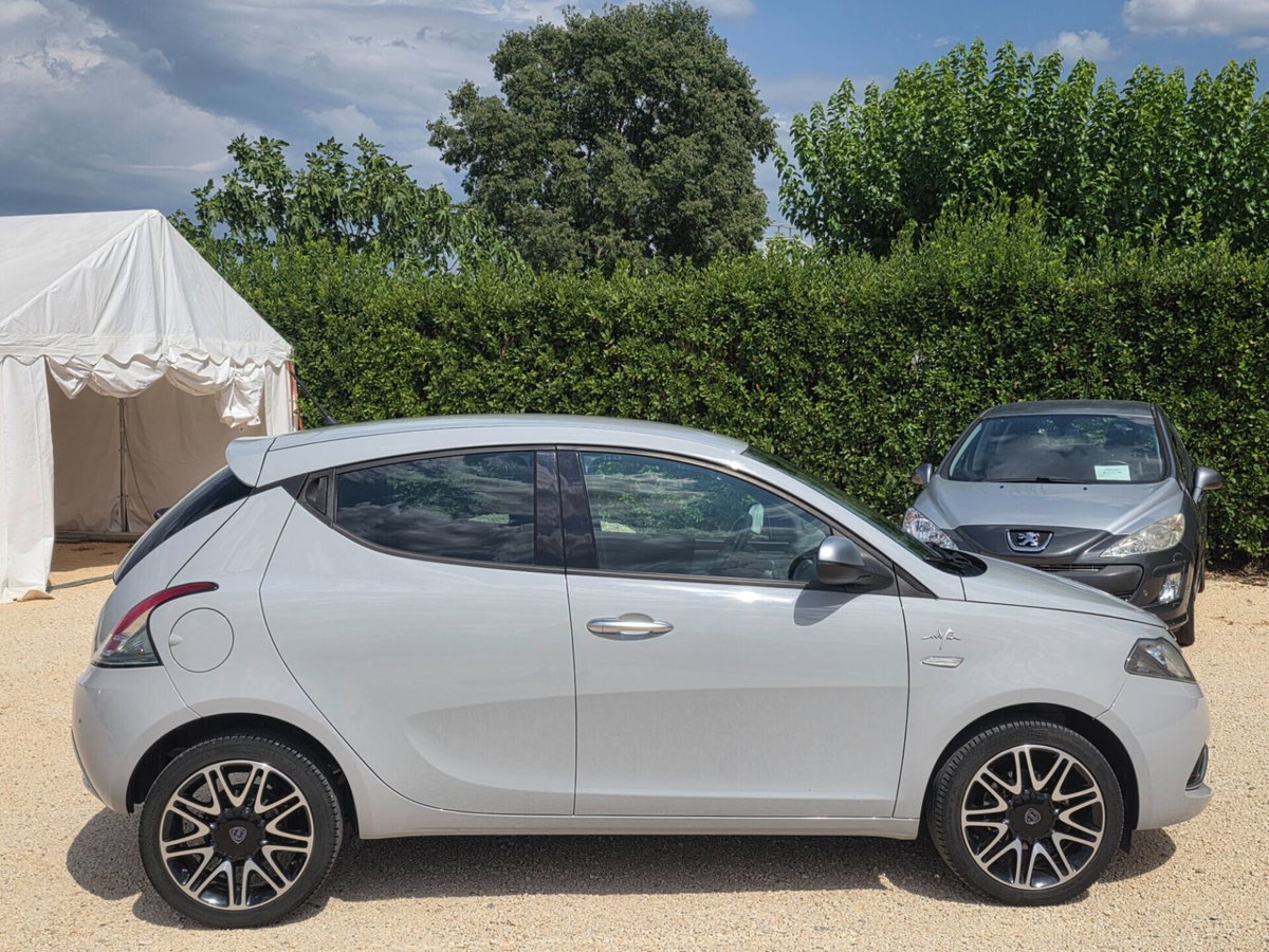 Lancia Ypsilon 1.2 69 CV 5 porte Mya (7)