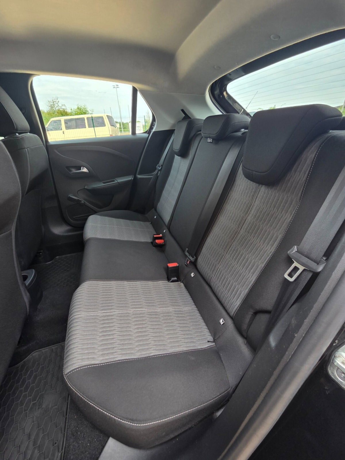 Opel Corsa 1.2 (18)