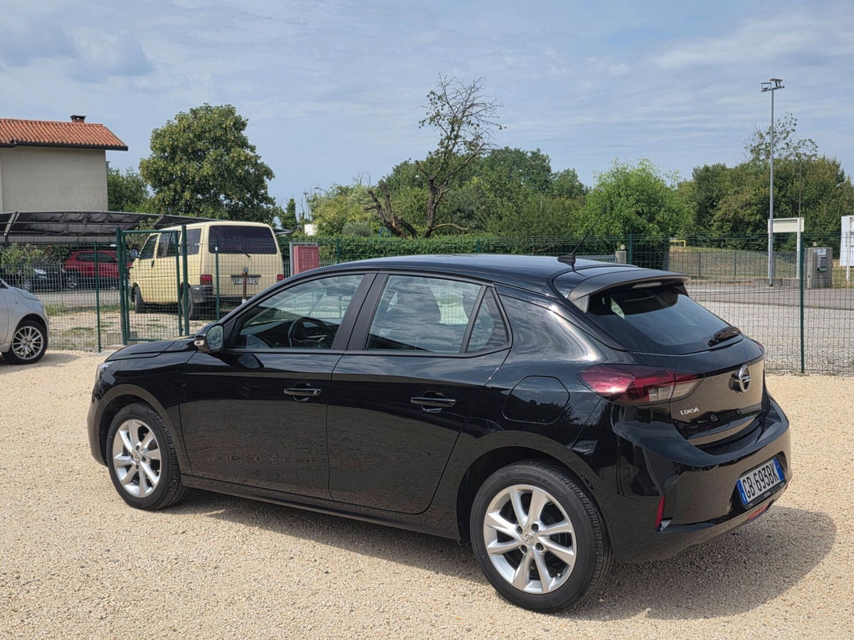 Opel Corsa 1.2 (2)
