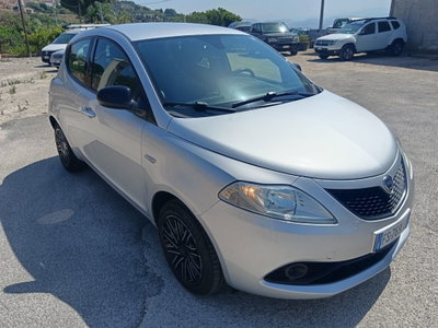 Lancia Ypsilon 1.2 69 CV 5 porte Gold (10)