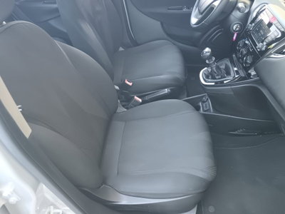 Lancia Ypsilon 1.2 69 CV 5 porte Gold (14)