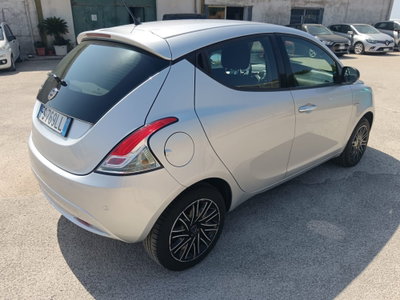 Lancia Ypsilon 1.2 69 CV 5 porte Gold (8)