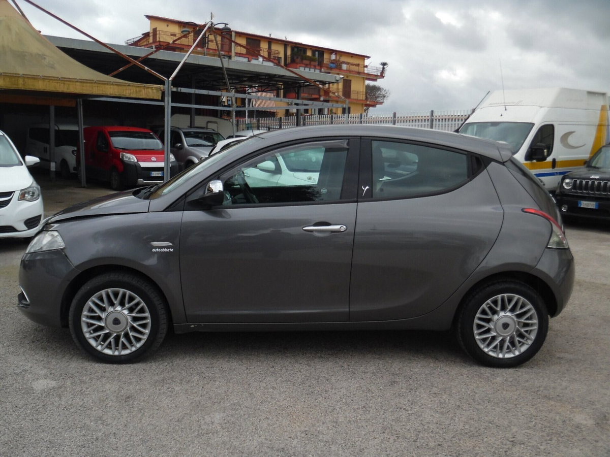 Lancia Ypsilon 1.3 MJT 16V 95 CV 5 porte S&S Gold (4)