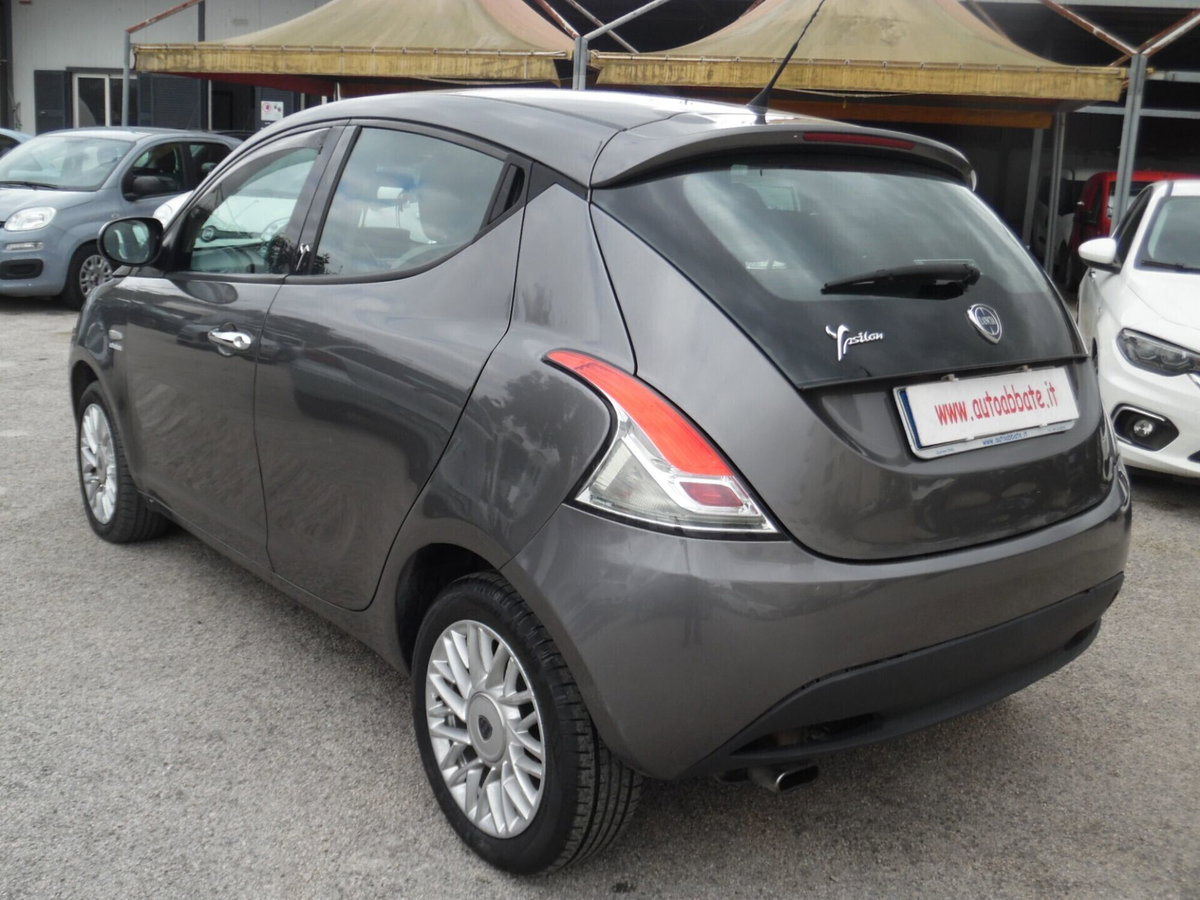 Lancia Ypsilon 1.3 MJT 16V 95 CV 5 porte S&S Gold (5)