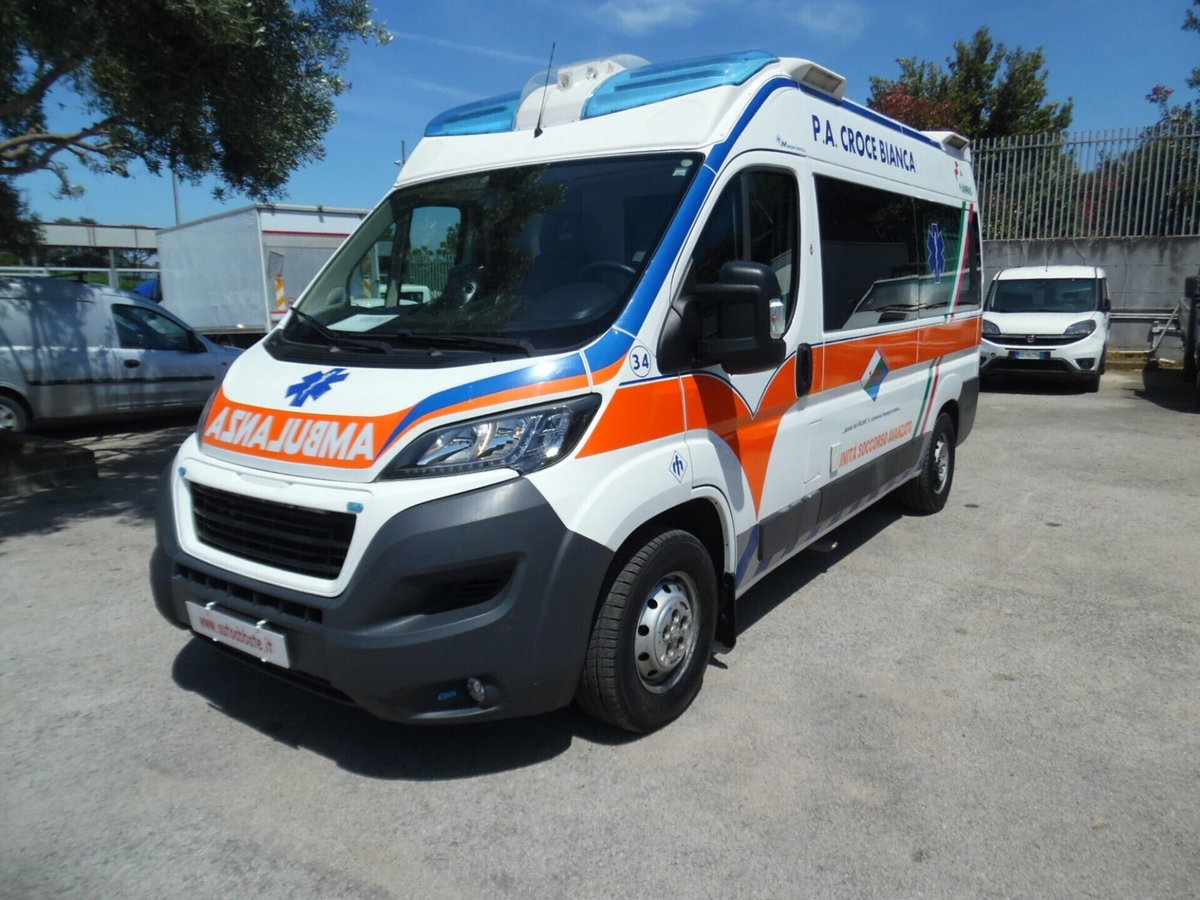 Peugeot Boxer Furgone 335 2.0 BlueHDi PM-TM Furgone coibentato (3)