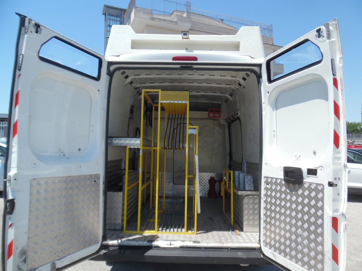 Peugeot Boxer Furgone 335 2.0 BlueHDi PM-TM Furgone coibentato (7)