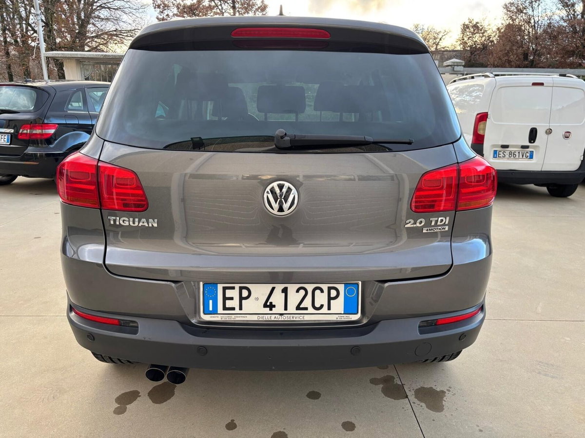 Volkswagen Tiguan 2.0 TDI 140 CV 4MOTION Sport & Style (8)