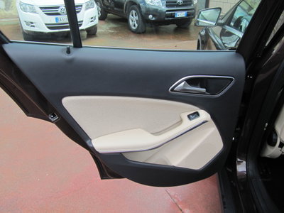 Mercedes-Benz GLA SUV 180 d Executive (13)