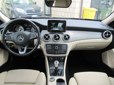 Mercedes-Benz GLA SUV 180 d Executive (5)