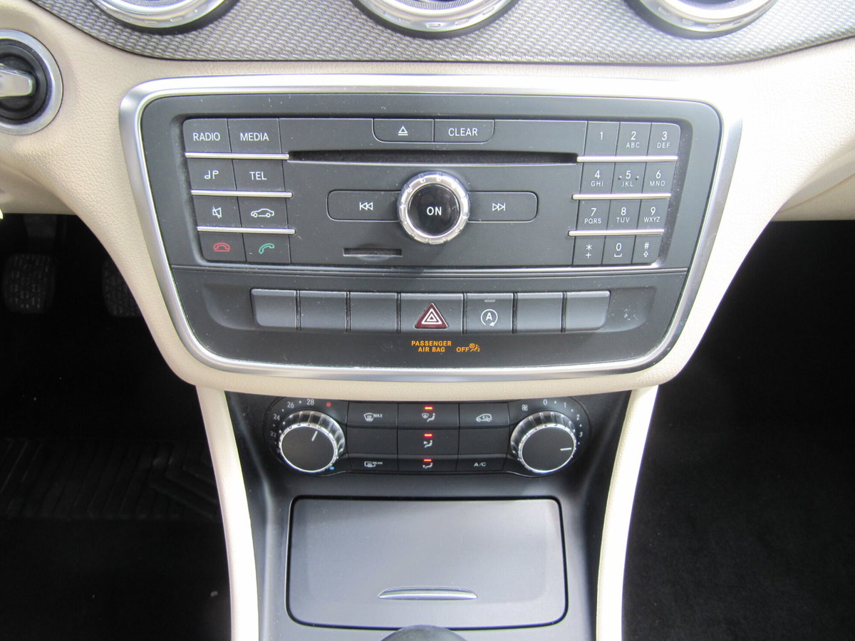 Mercedes-Benz GLA SUV 180 d Executive (8)