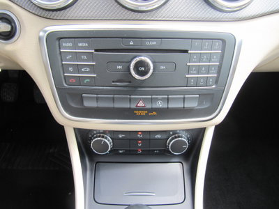 Mercedes-Benz GLA SUV 180 d Executive (8)