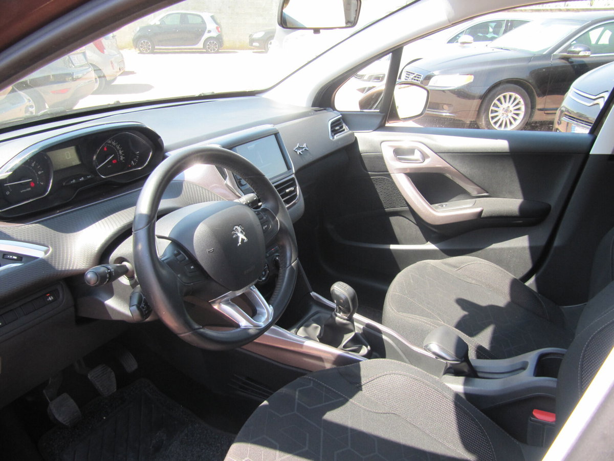 Peugeot 2008 VTi 82CV Allure (10)