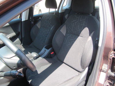 Peugeot 2008 VTi 82CV Allure (11)