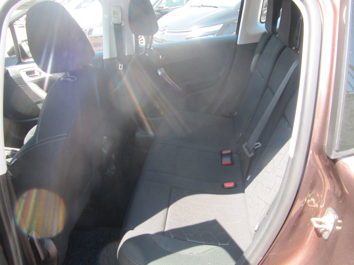 Peugeot 2008 VTi 82CV Allure (13)