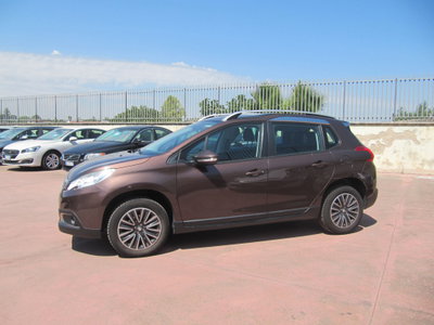 Peugeot 2008 VTi 82CV Allure (2)