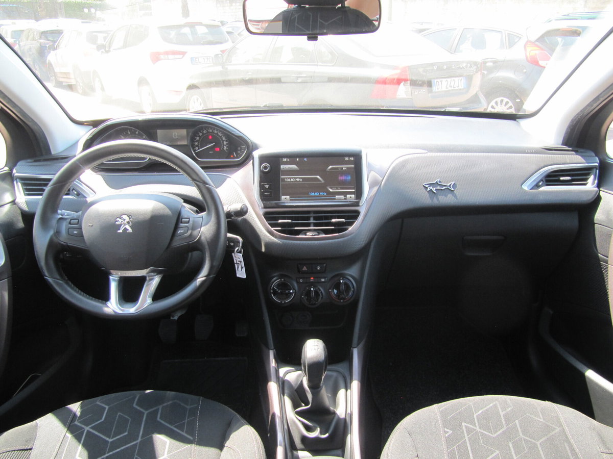 Peugeot 2008 VTi 82CV Allure (5)