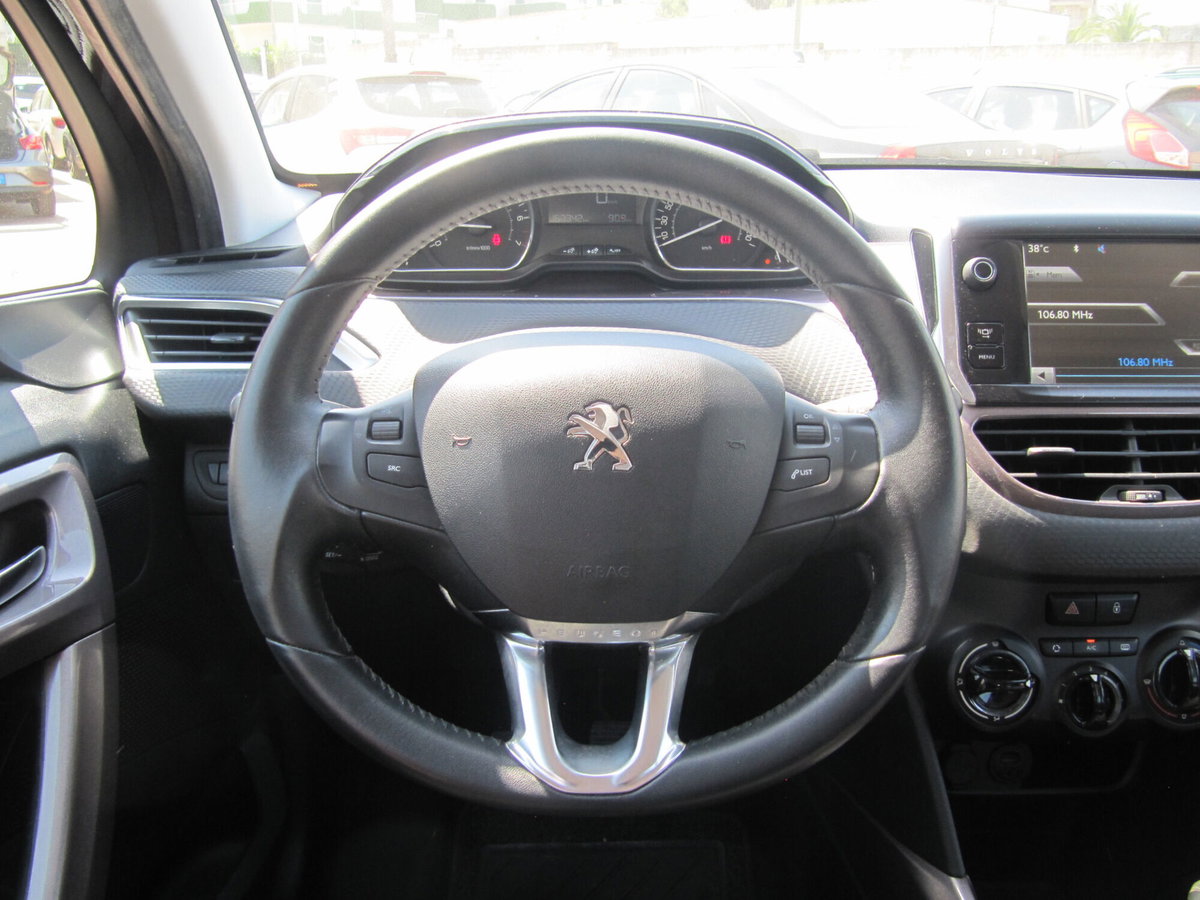 Peugeot 2008 VTi 82CV Allure (6)